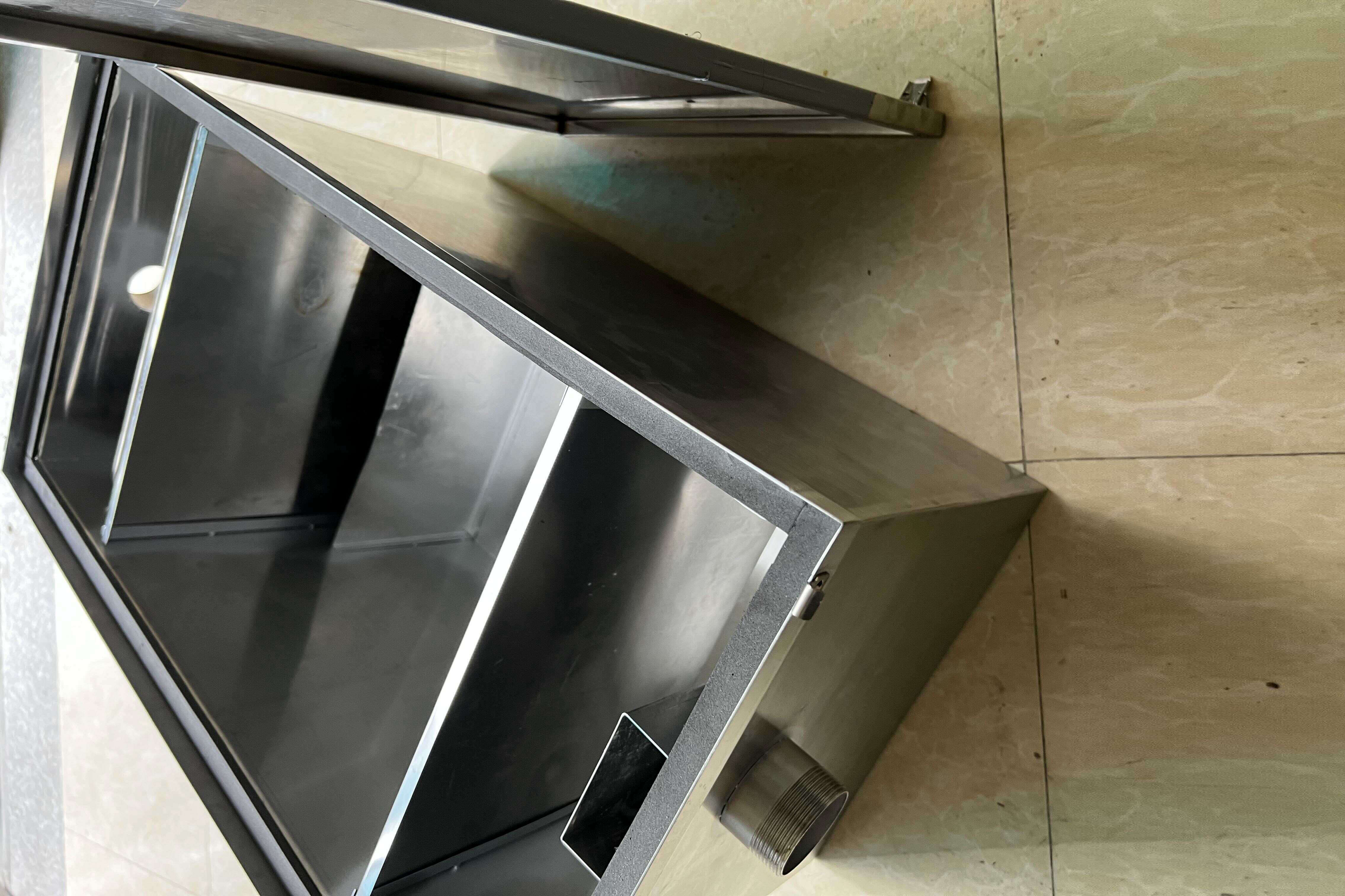  Thiết bị xử lý tách dầu mỡ nhà hàng